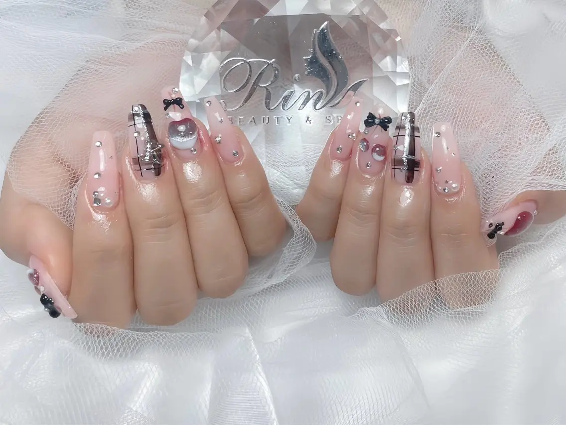 ネイル アートネイル チークネイル ジェルネイル ロングネイル マグネットネイル ハンドネイル Rin Nail 新大久保店のネイルデザイン