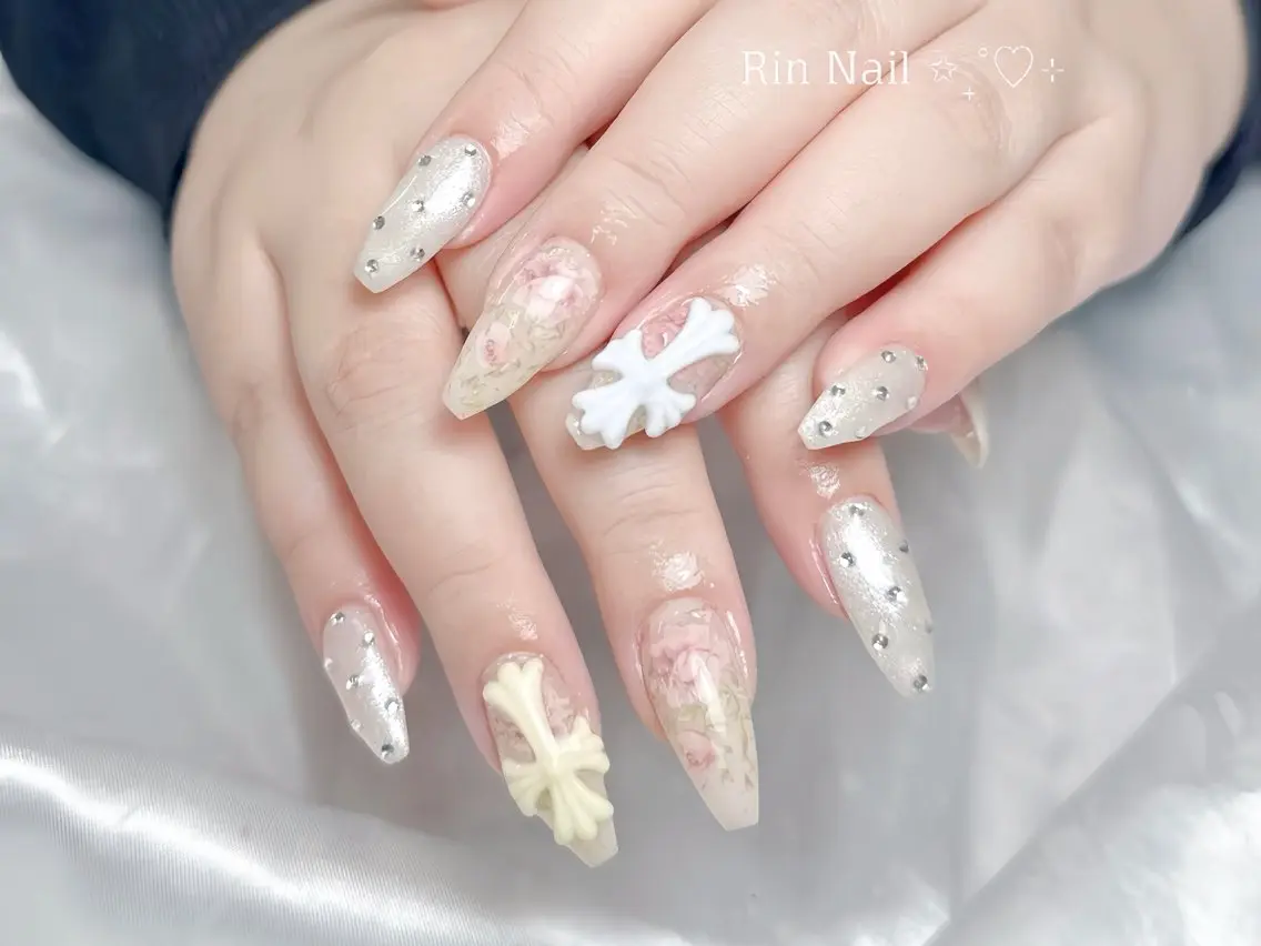 ネイル チークネイル 桜ネイル クリアネイル ドット フラワーネイル ハンドネイル フエン Rinネイルのネイルデザイン