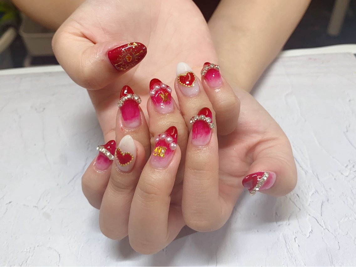 オフなし✨持ち込みやり放題✨ストーン、パーツ付き❤️の写真