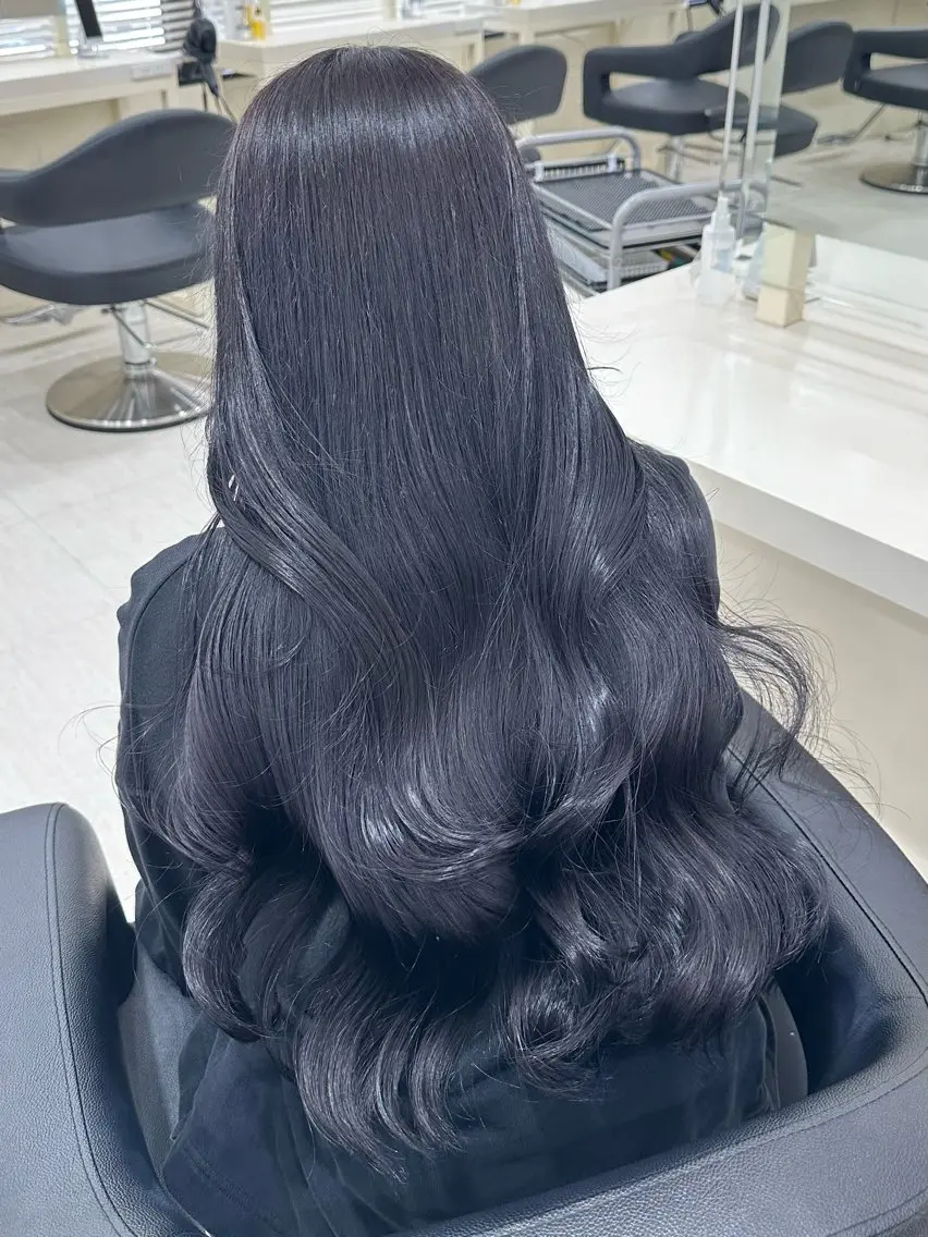 ロング カラー ヘアアレンジ カット ヘアカラー トリートメント ヘッドスパ ヘアセット 艶カラー/ハイトーン /レイヤーカットのヘアスタイル