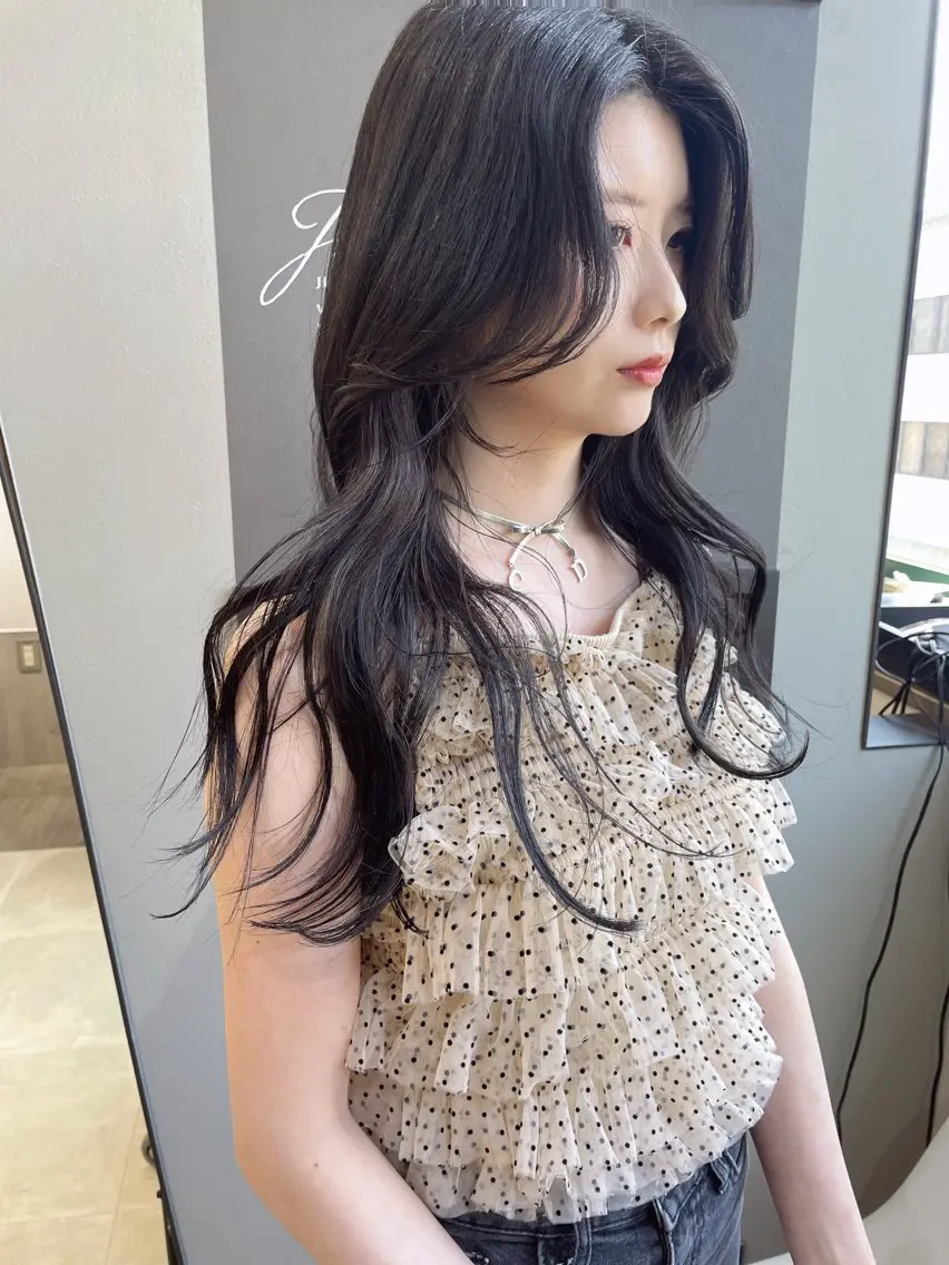 ロング レイヤーカット AIRI layer cut hairのヘアスタイル