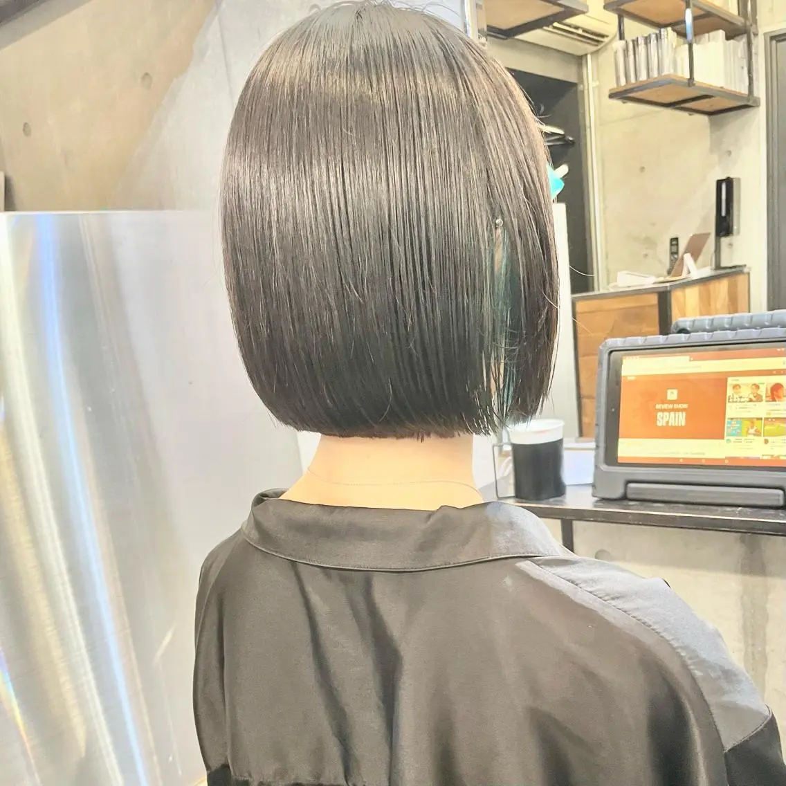 ショート カラー 切りっぱなしボブ ショートボブ ハンサムショート アディクシーカラー ブルーカラー カット ヘアカラー トリートメント ショートボブ髪質改善 縮毛矯正のプロ山道潤のヘアスタイル