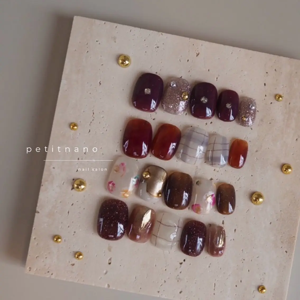 ネイル ボルドー ニュアンスネイル nail◯ petitnanoのネイルデザイン