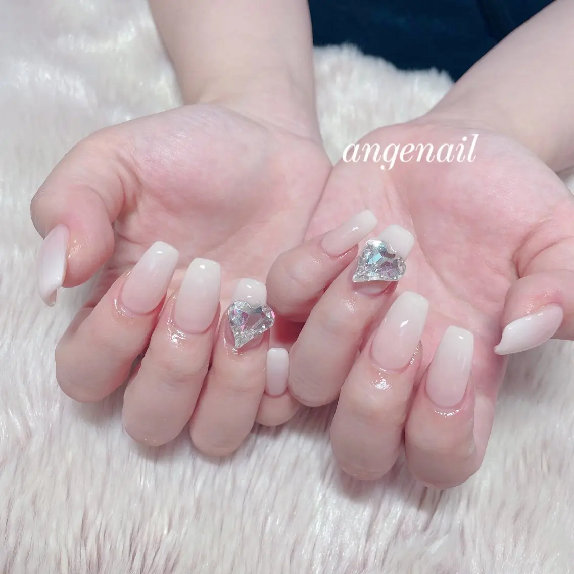 ネイル ハンドネイル オーナーネイリスト MAKIのネイルデザイン