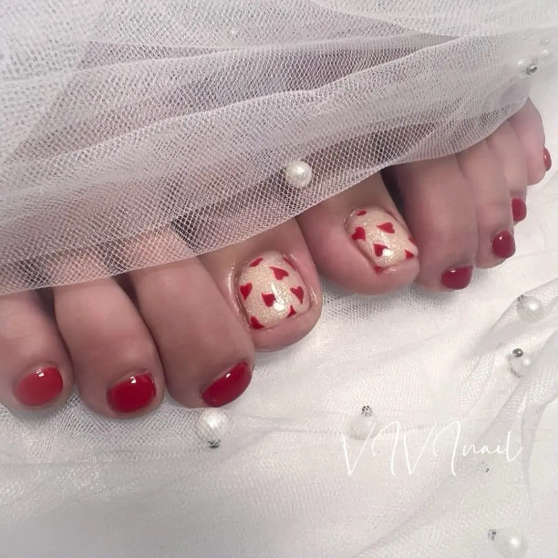 ネイル ハート バレンタイン フットネイル vivi nailのネイルデザイン