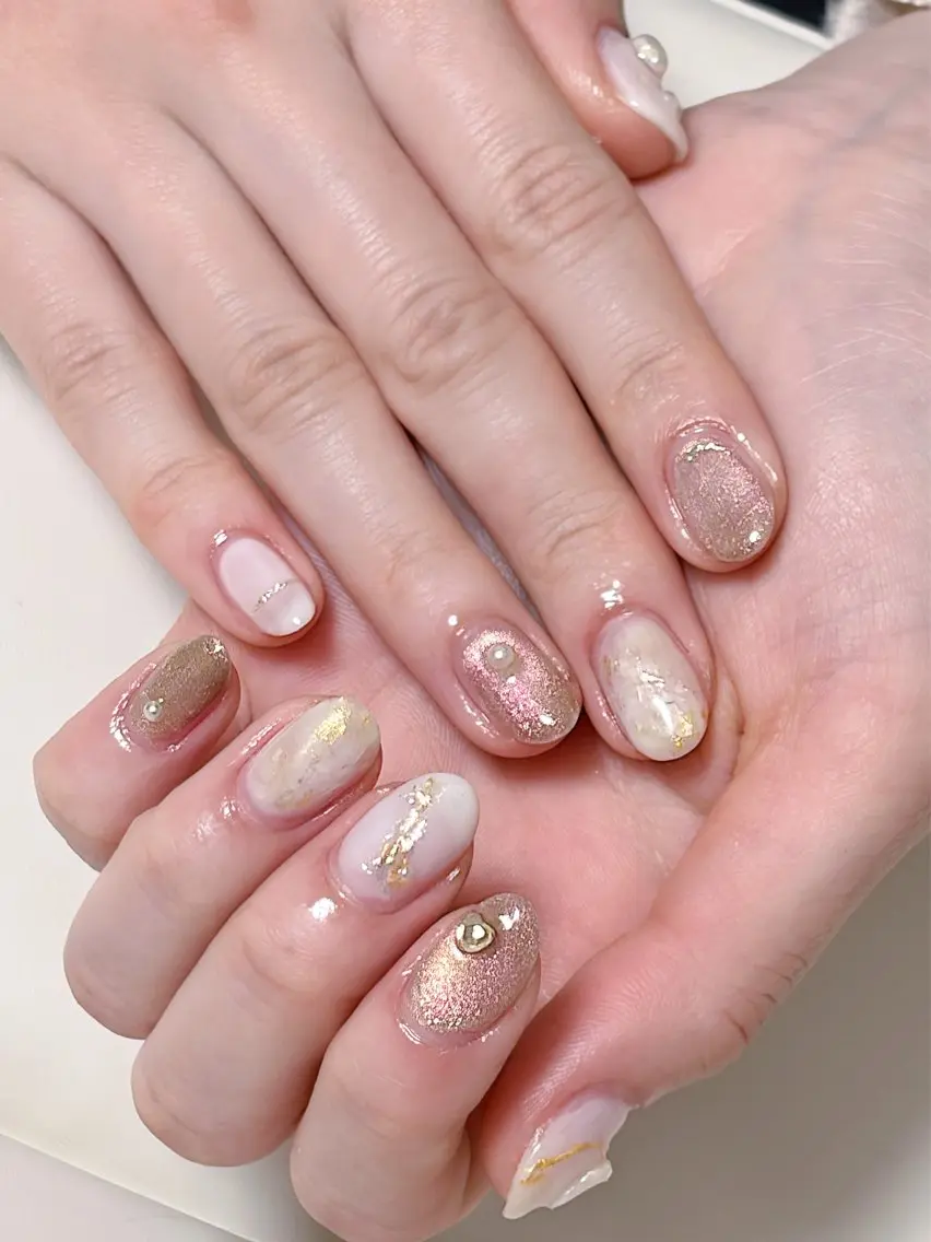 ネイル 成人式 ゴールド マグネットネイル 持ち込み ニュアンスネイル ハンドネイル haku mioのネイルデザイン