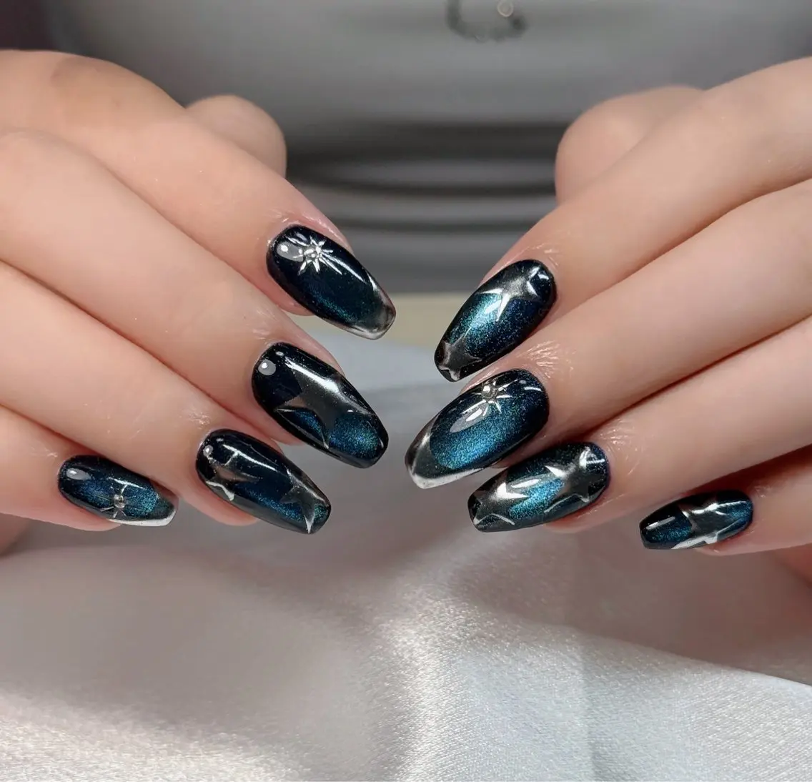 ネイル オーロラネイル ブルー チークネイル フットネイル フレンチネイル ハンドネイル HANA.NAILS 自宅サロンのネイルデザイン