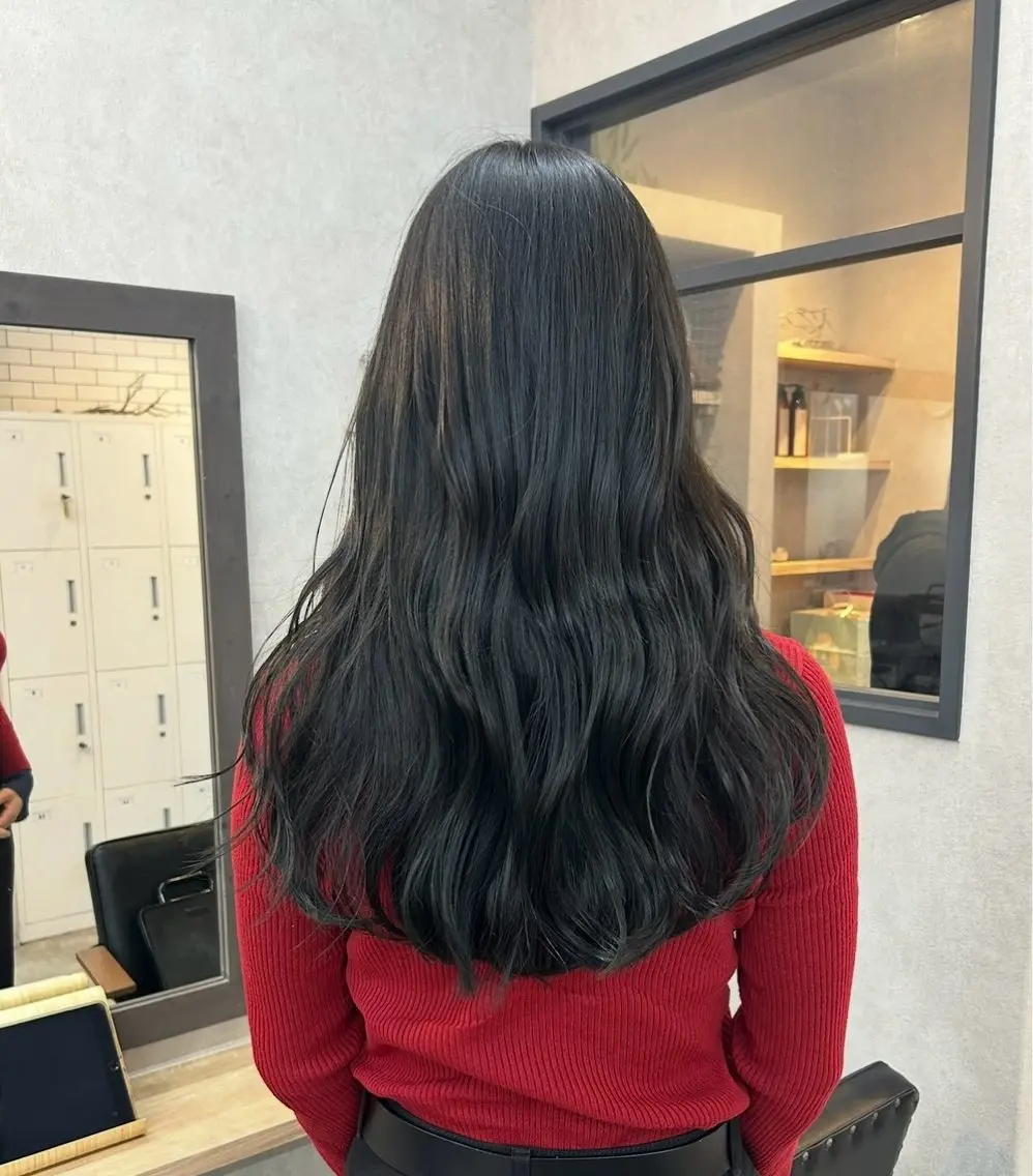 ロング カラー オリーブグレー カット ヘアカラー トリートメント いなみね はるきのヘアスタイル