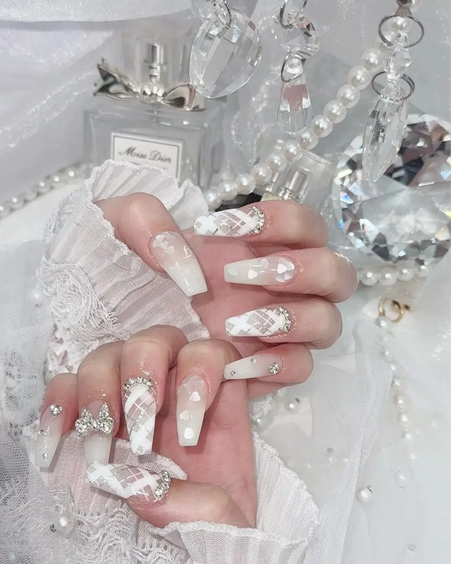 ネイル グラデーション ラメ(グリッター) マグネットネイル ミラーネイル ニュアンスネイル ハンドネイル Lumi de nailsのネイルデザイン