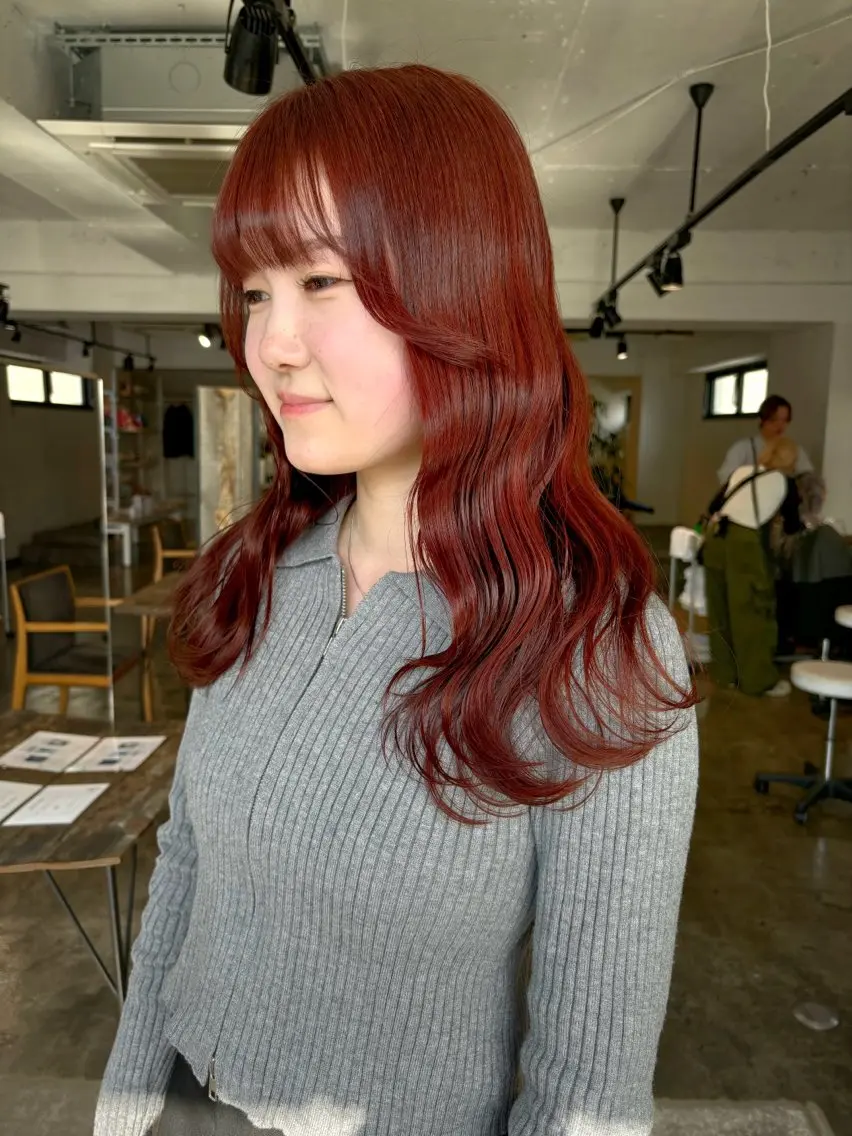 ロング カラー ブリーチ ボルドーカラー カシス ブリーチなしカラー ピンクカラー 暖色カラー🍒 ケアブリーチ/akiのヘアスタイル