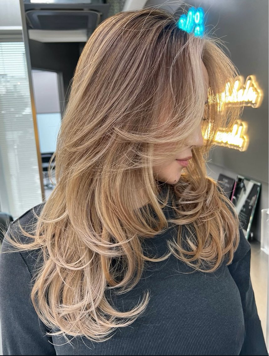 ロング レイヤーカット トリートメント ヘアカラー トリートメント Kotomi 🇺🇸💋のヘアスタイル