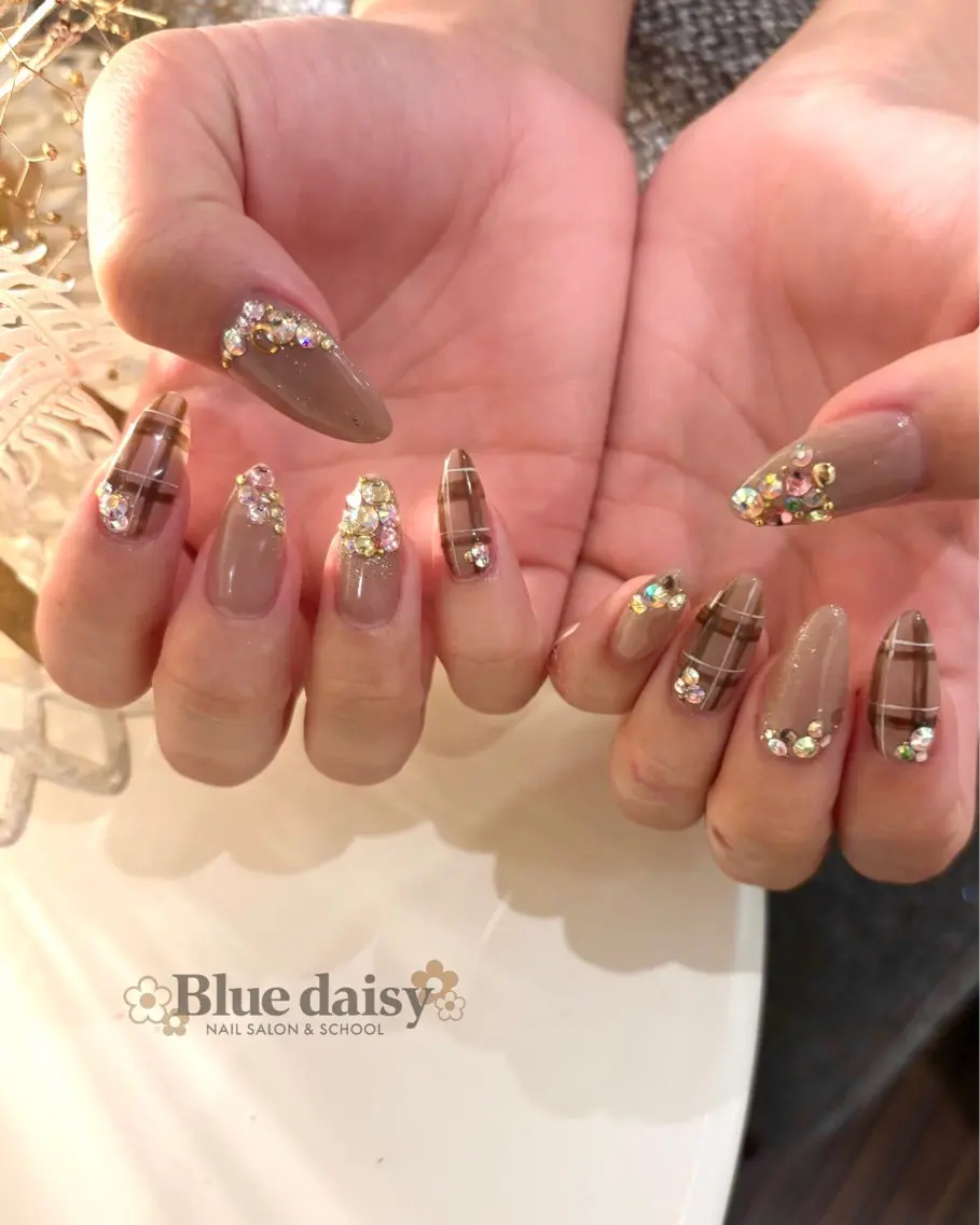 ネイル ジェルネイル キラキラネイル マグネットネイル 持ち込み パラジェル Blue daisy 栄本店のネイルデザイン
