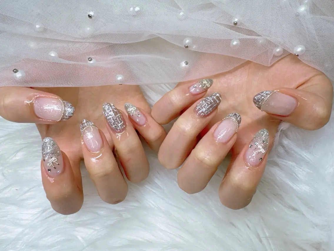 ネイル フレンチネイル ガラスフレンチ キラキラネイル マグネットネイル マグネットフレンチ ハンドネイル Queeens nailのネイルデザイン