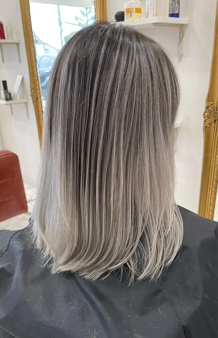 セミロング レイヤーカット ヘアカラー 【SOL＿hair】 黒川翔のヘアスタイル