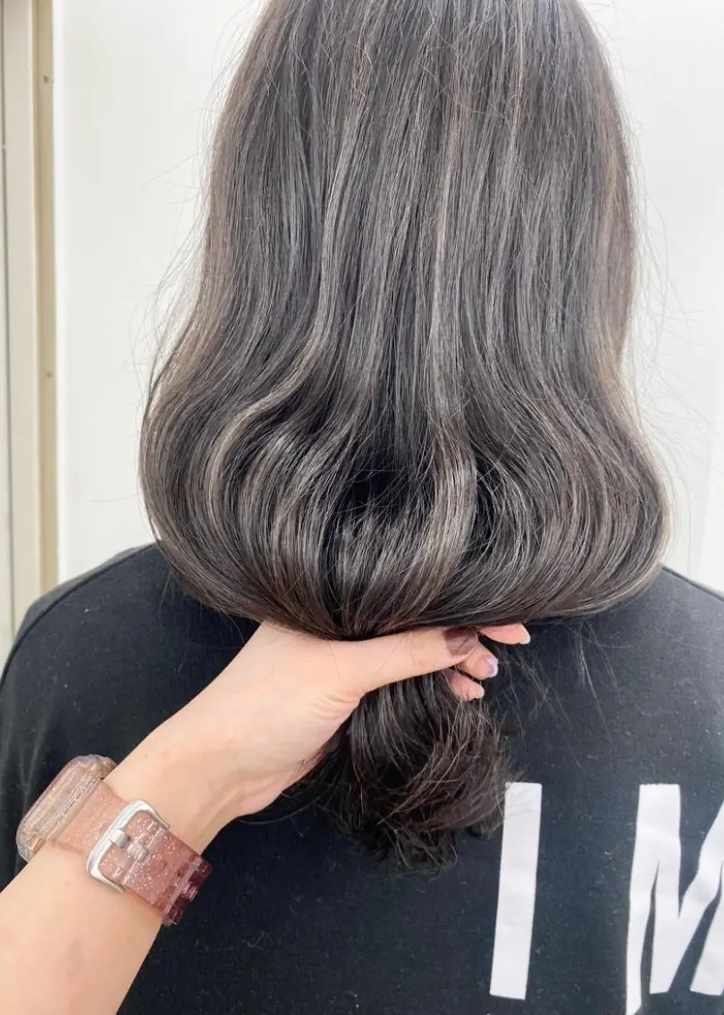 セミロング カラー tomomi /レイヤーカットのヘアスタイル