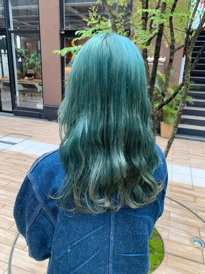ロング カラー ヘアアレンジ ブリーチ カット ヘアカラー トリートメント yuka .のヘアスタイル
