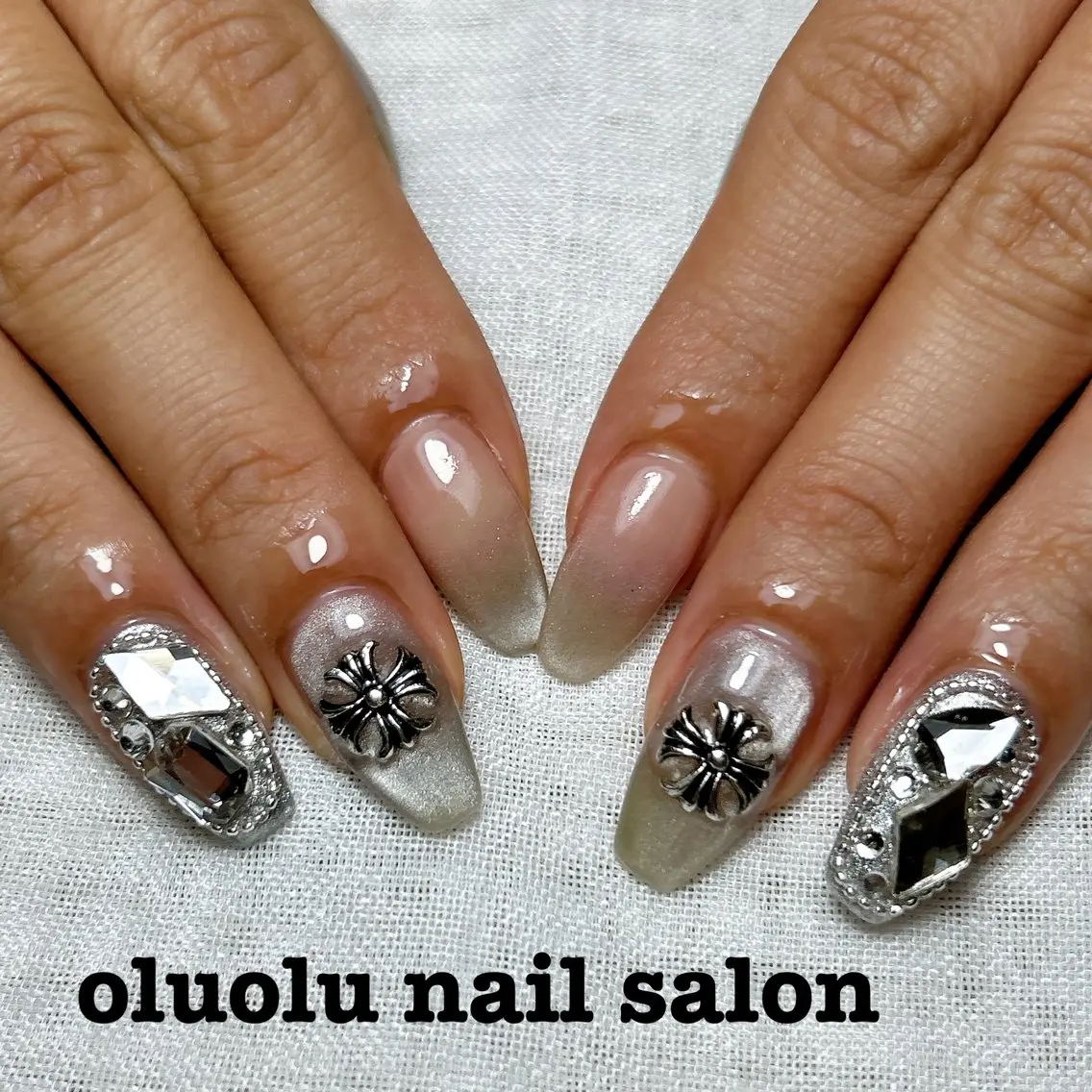 ネイル シルバー oluolu nailsalonのネイルデザイン