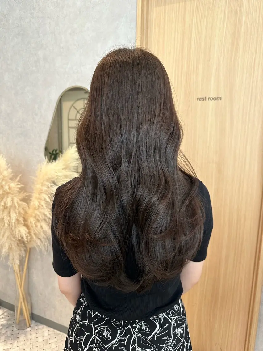 ロング カラー ヘアアレンジ ブリーチ 透明感カラー グレージュ ブリーチなしカラー カット ヘアカラー トリートメント REONA🪽✨薬院 レイヤーカット🫧のヘアスタイル