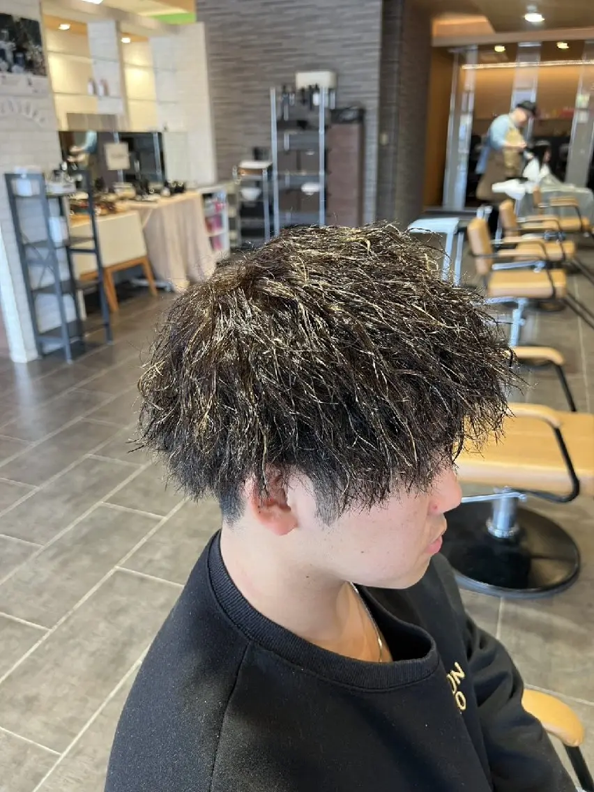 メンズ パーマ 羽田野 紗可のヘアスタイル