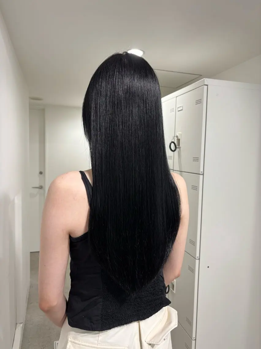 ロング ヘアカラー 韓国レイヤー透明感 艶カラー美髪縮毛矯正のヘアスタイル