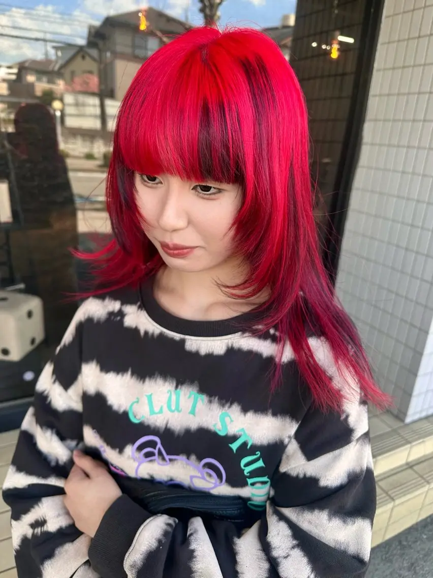 セミロング タカツド ユウキのヘアスタイル