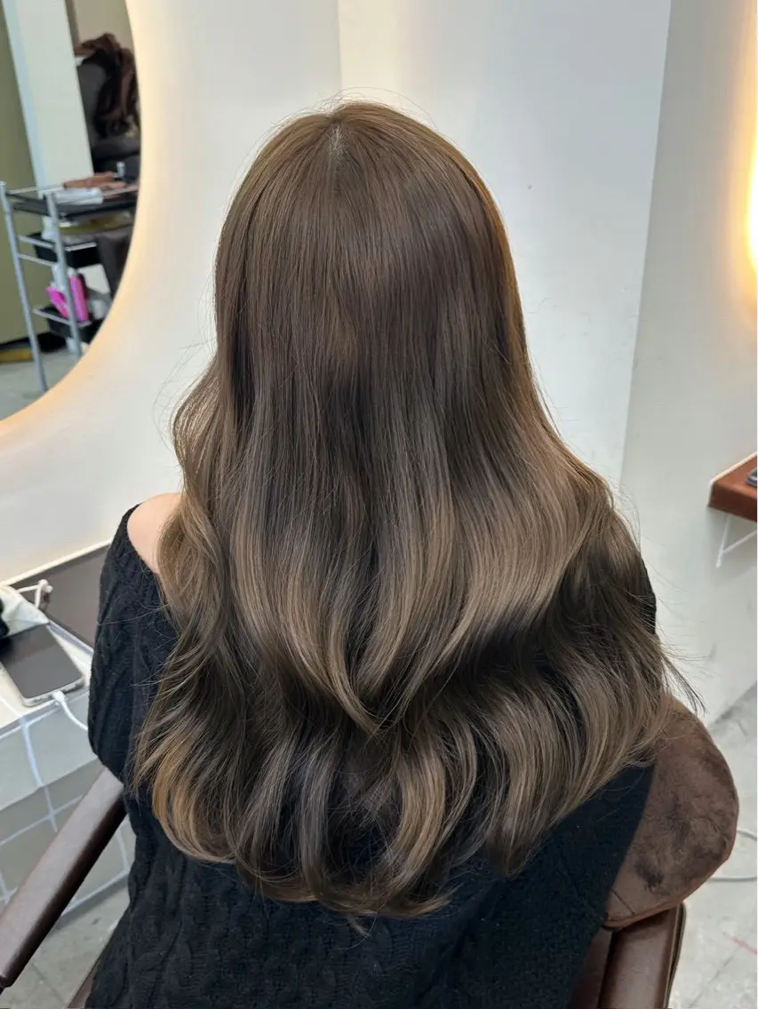 ロング LILA by MILA  NANAのヘアスタイル
