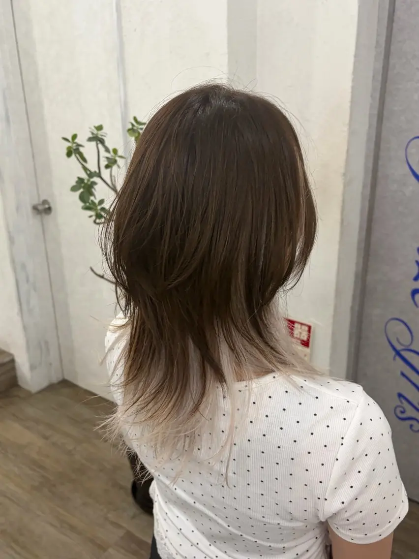 ミディアム カラー ベージュカラー ブリーチ 透明感カラー グラデーションカラー ハイライトカラー カット ヘアカラー トリートメント 韓国レイヤー🦋 ブリーチtomokoのヘアスタイル