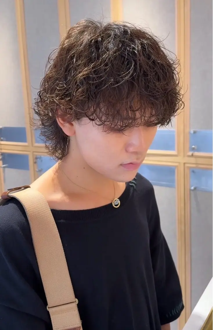 ミディアム カット パーマ トリートメント ヘッドスパ ヘアセット メンズパーマのプロ /佐藤翼のヘアスタイル