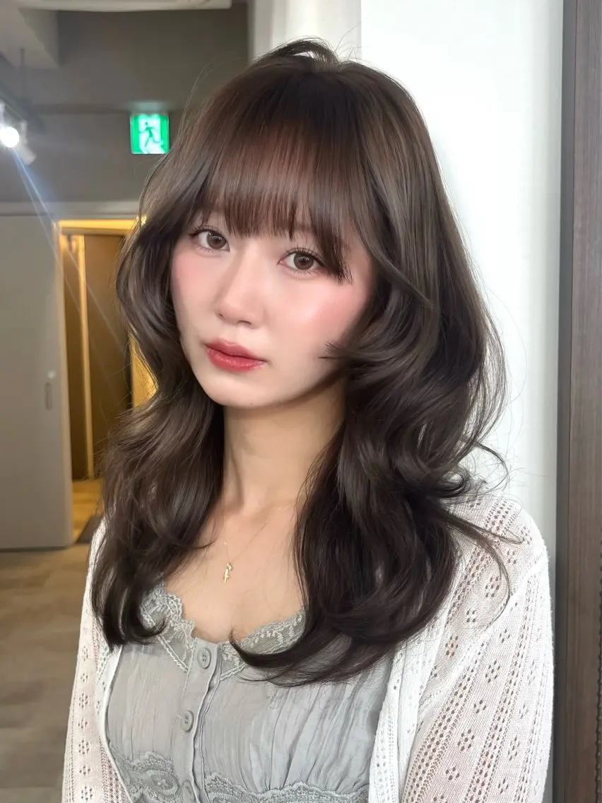 ミディアム チョコレートブラウン くびれヘア 韓国風ヘア レイヤーカット カット ヘアカラー トリートメント SEIRA 透明感 ☆トレンドヘア☆のヘアスタイル