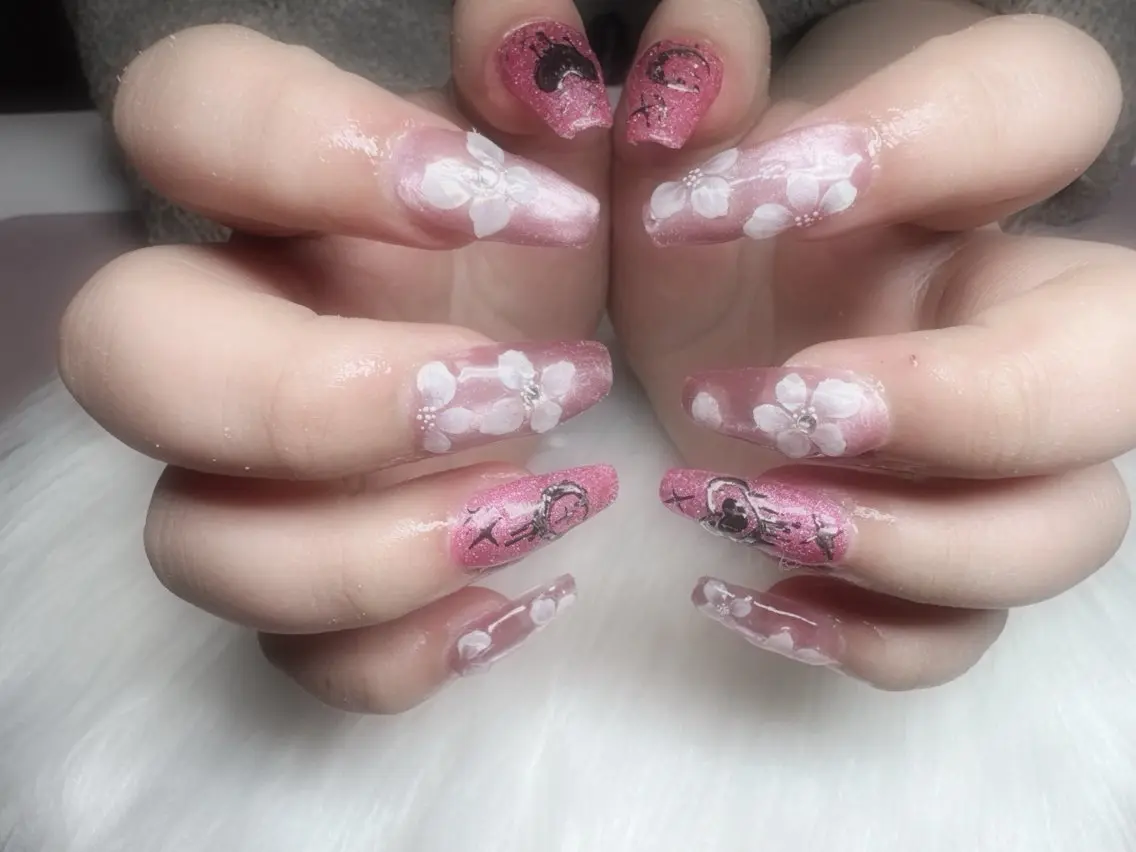 ネイル Glitter Nailのネイルデザイン
