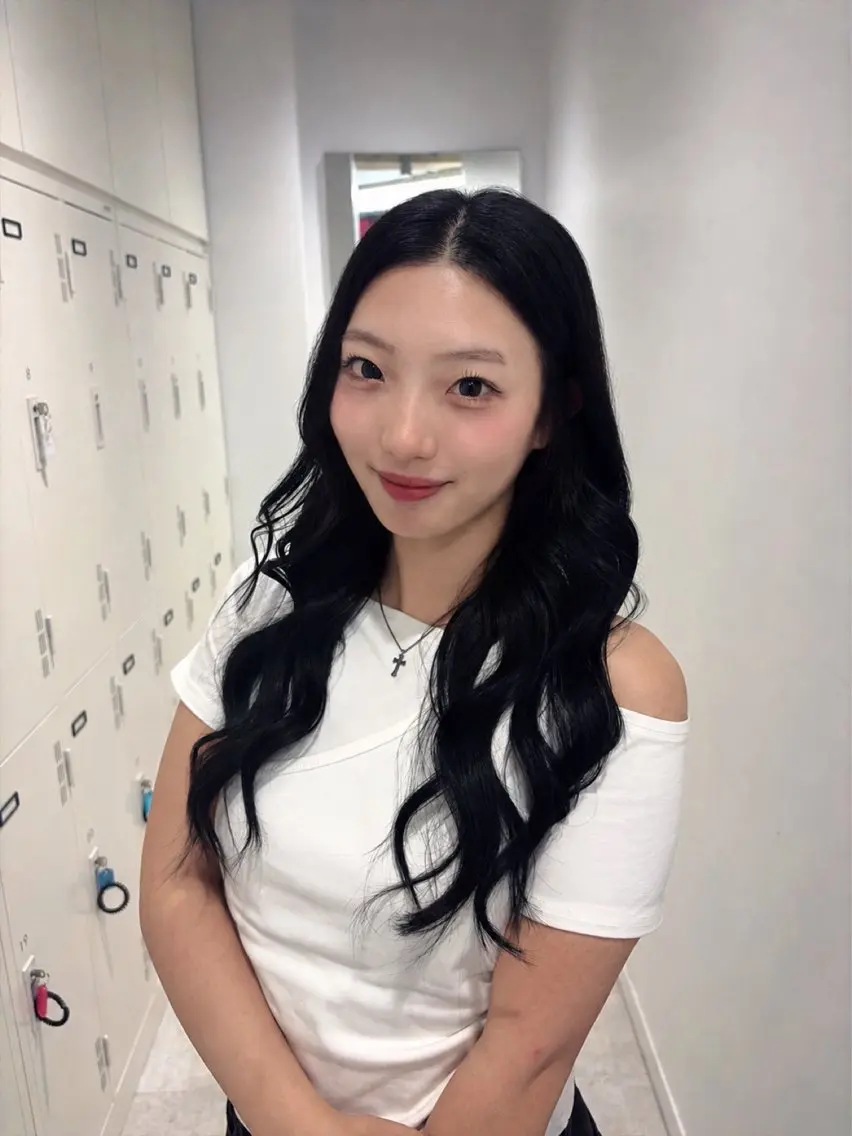 セミロング ヘアカラー 青木 瑠香のヘアスタイル