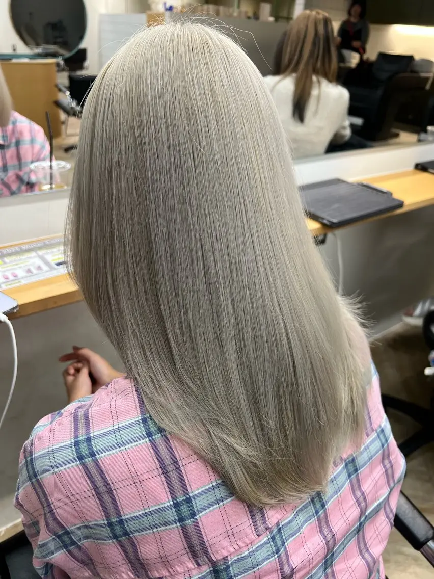 ミディアム カラー ヘアカラー トリートメント ベージュ/髪質改善 新潟/万代/井上佑のヘアスタイル