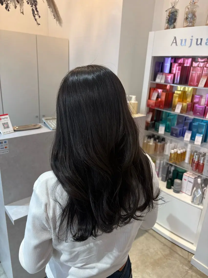 セミロング 髪質改善 トリートメント ヘアカラー トリートメント 亀山 由里菜のヘアスタイル