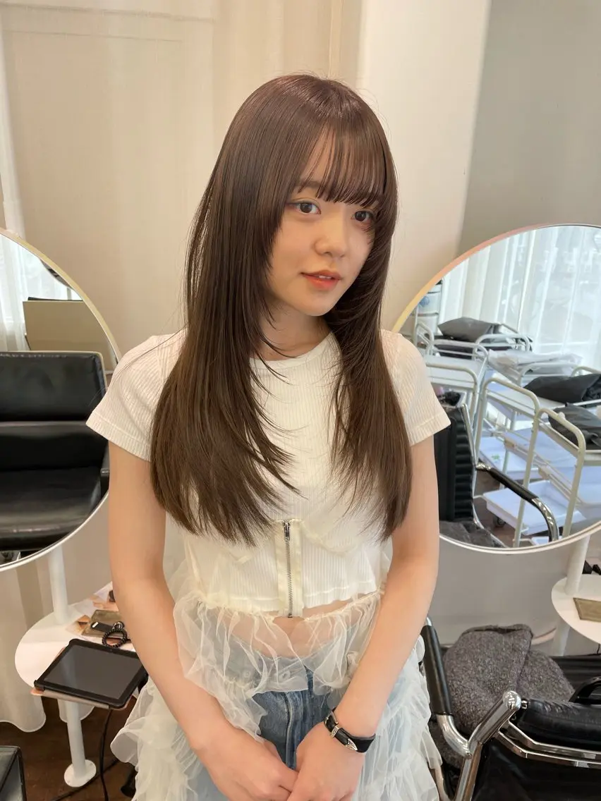 ロング カラー ブリーチ 透明感カラー グレージュ レイヤーカット🎀 kanaのヘアスタイル