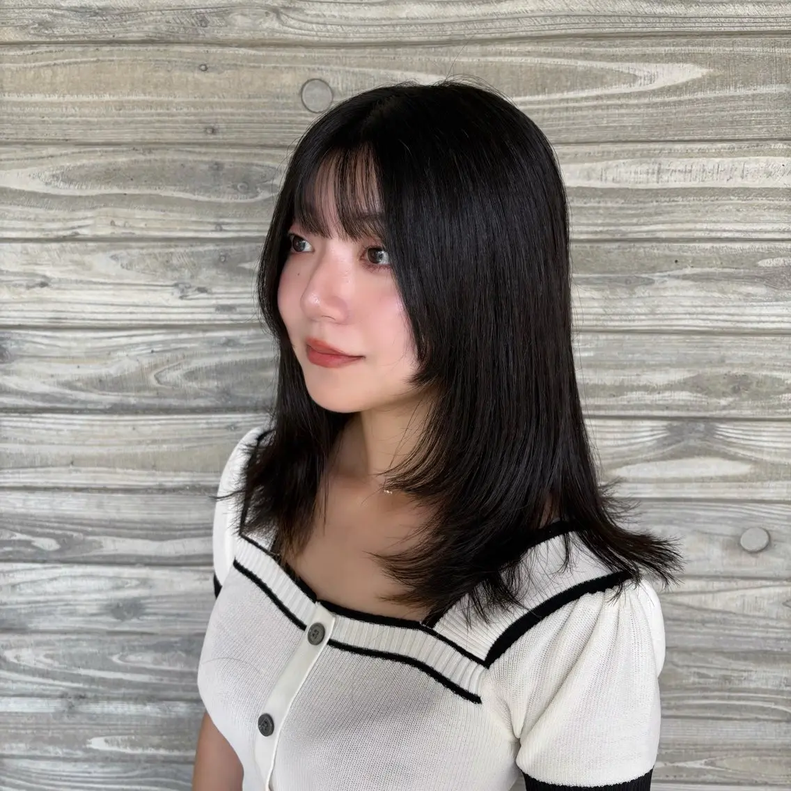 ミディアム レイヤーカット ローレイヤー AOI🎀 顔周り カット/透明感カラーのマツエク・マツパデザイン