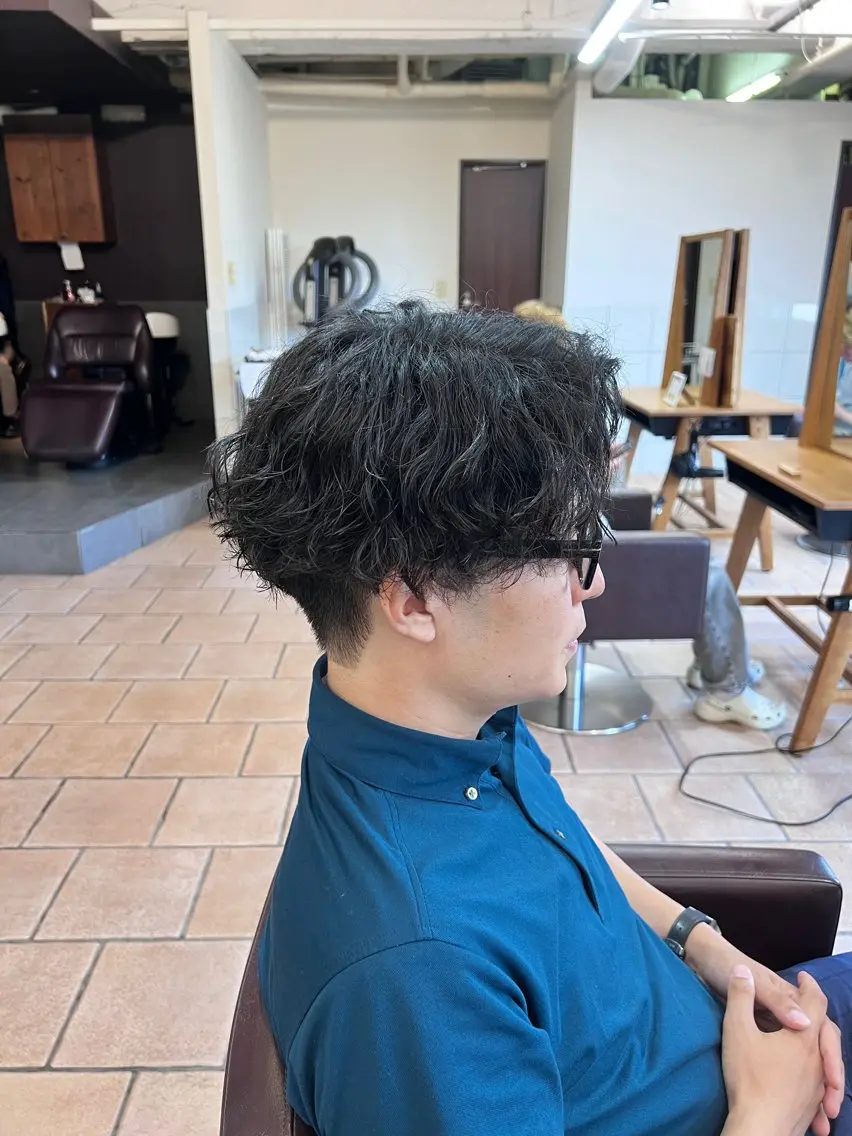 ショート パーマ メンズ メンズパーマ ツイストスパイラルパーマ 波巻きパーマ スパイラルパーマ カット パーマ メンズカットパーマ ✂️ JOYAのヘアスタイル