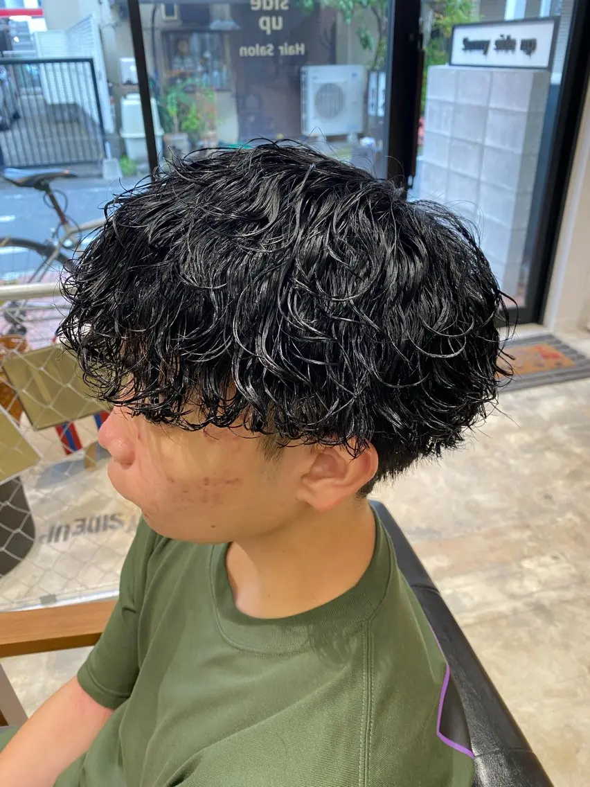 パーマ メンズ メンズパーマ メンズツイストパーマ 波巻きパーマ スパイラルパーマ ツイストパーマ カット パーマ トリートメント 🌴パーマオタク🌴 長谷川 諒佑🌈のヘアスタイル