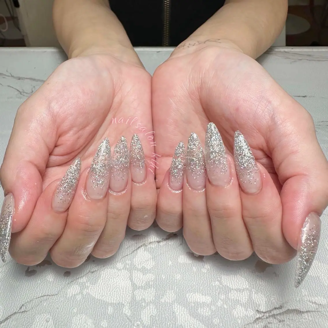 ネイル 長さ出し ジェルネイル マグネットネイル 持ち込み ニュアンスネイル ハンドネイル キ ヒのネイルデザイン