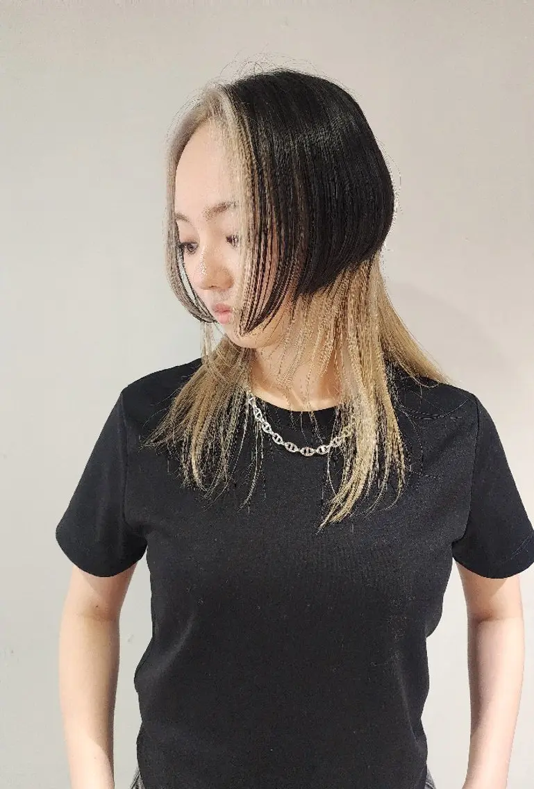セミロング ボブ デザインカット レイヤーカット ハイトーン/ブリーチ /デザインカラーのヘアスタイル