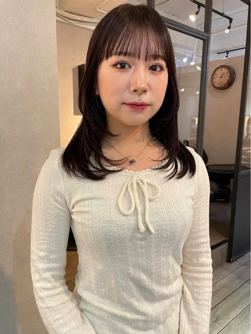 ミディアム カラー 桑島 唯那のヘアスタイル