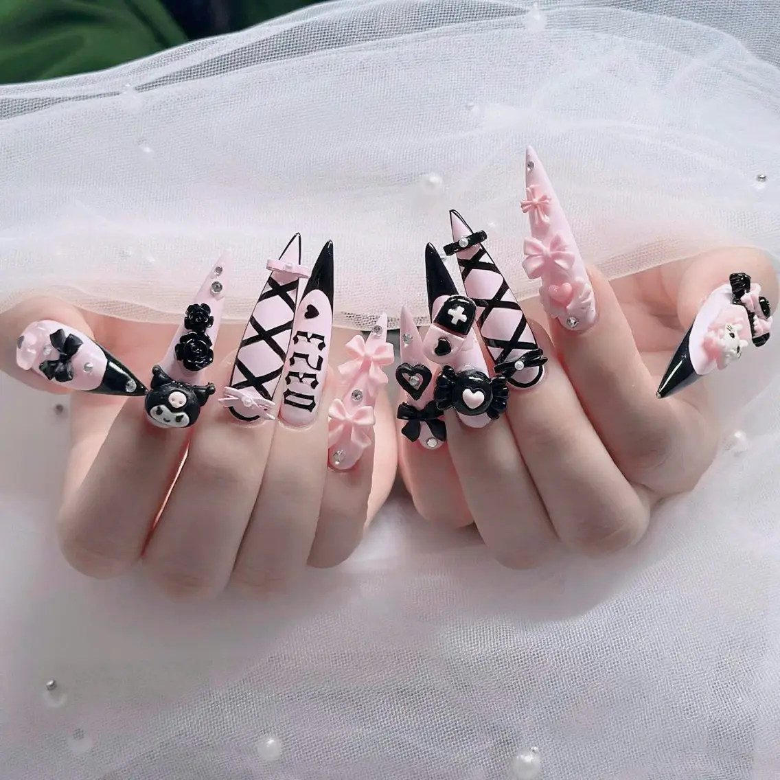 ネイル オーロラネイル フレンチネイル ジェルネイル ハロウィン 韓国ネイル ハンドネイル H.baby Nail Salonのネイルデザイン