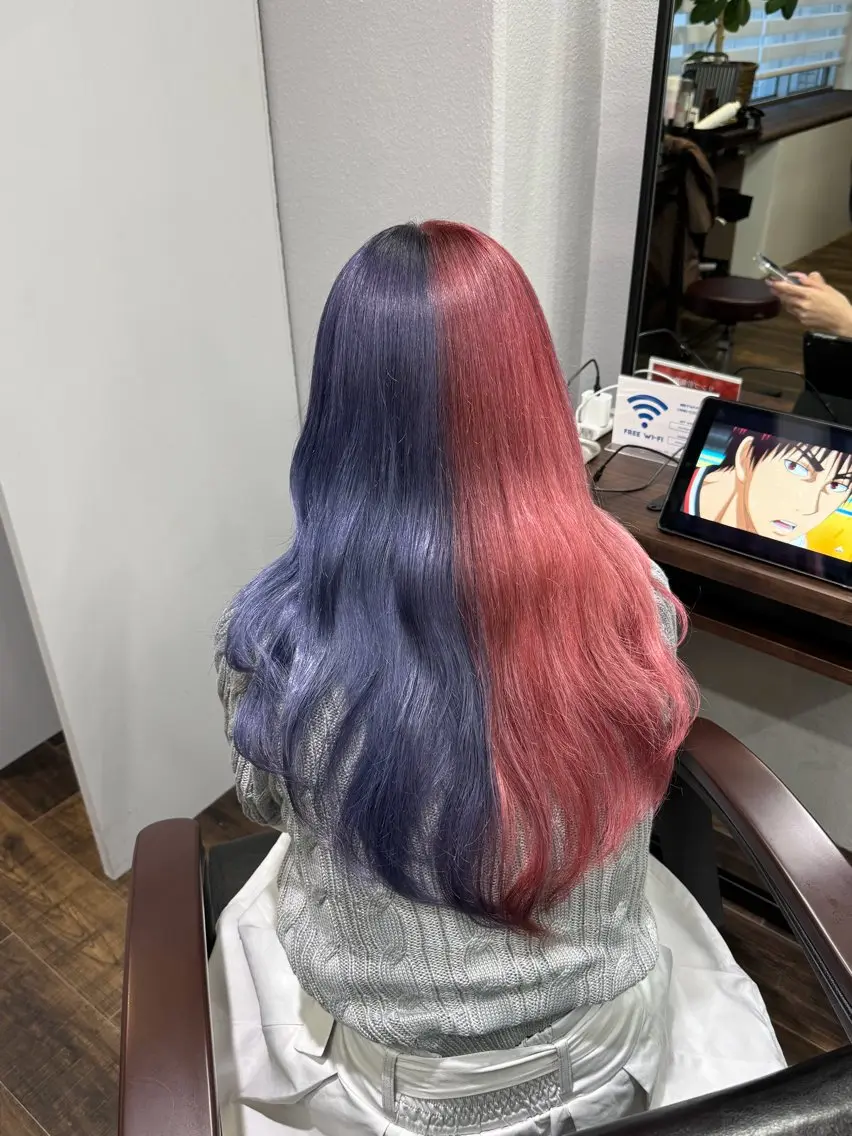 ロング カラー ブリーチ ハイトーンカラー パープルカラー レッドカラー ツートーンカラー ヘアカラー トリートメント ✨ブリーチ髪質改善 ✨デザインカラーのヘアスタイル