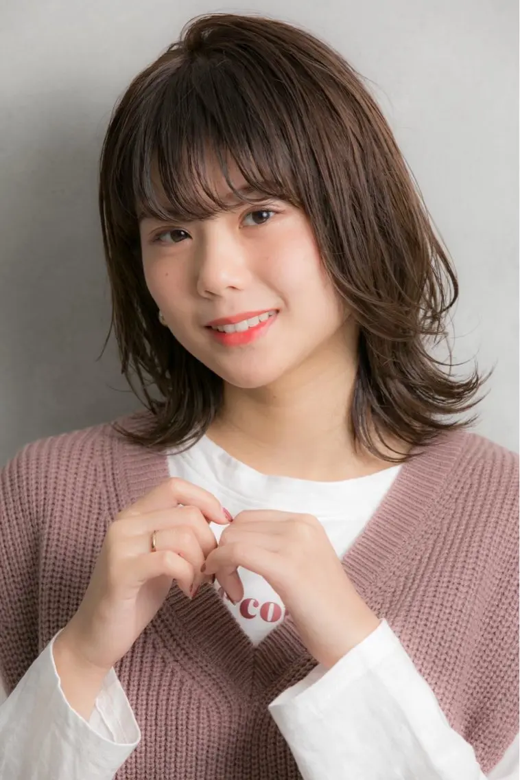 ミディアム カラー くびれヘア レイヤーカット 平日オススメ✨ コスパ&タイパ✨山下のヘアスタイル