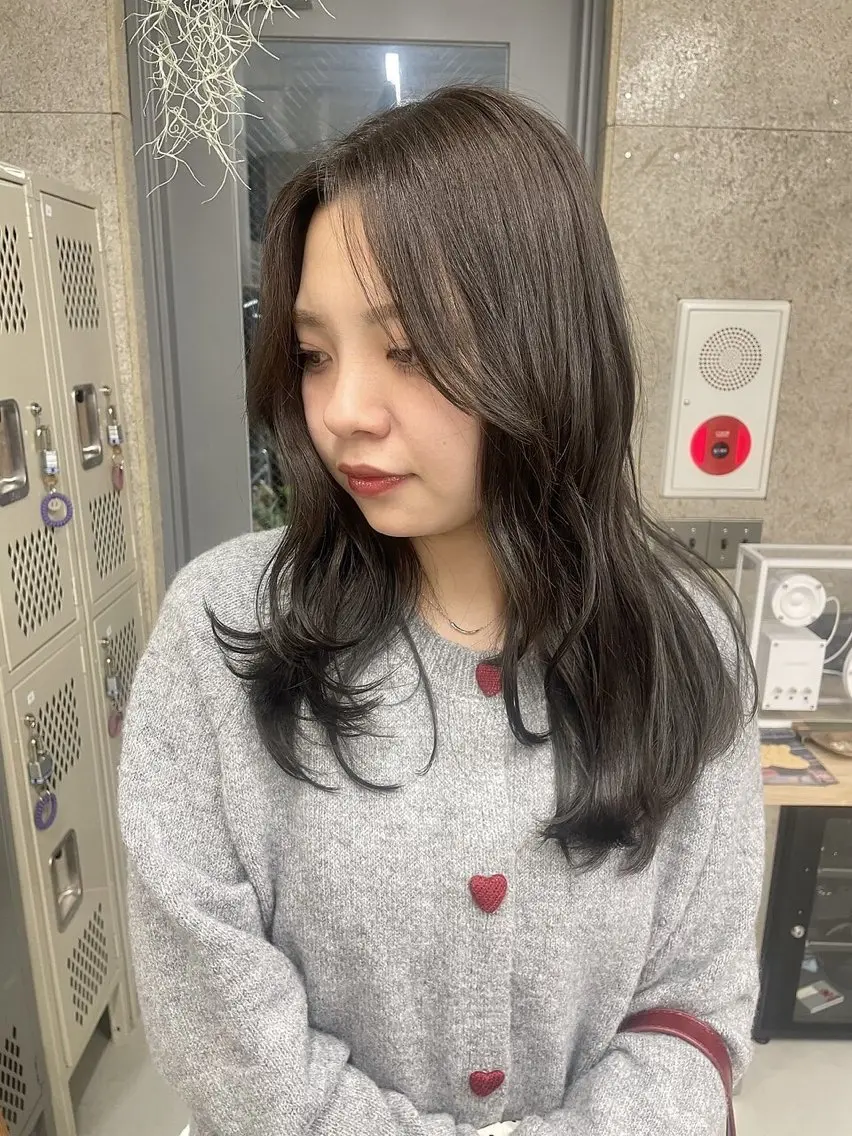 セミロング カラー ブリーチ 透明感カラー グレージュ ブリーチなしカラー レイヤーカット カット ヘアカラー トリートメント 『SiLO』 rumiのヘアスタイル