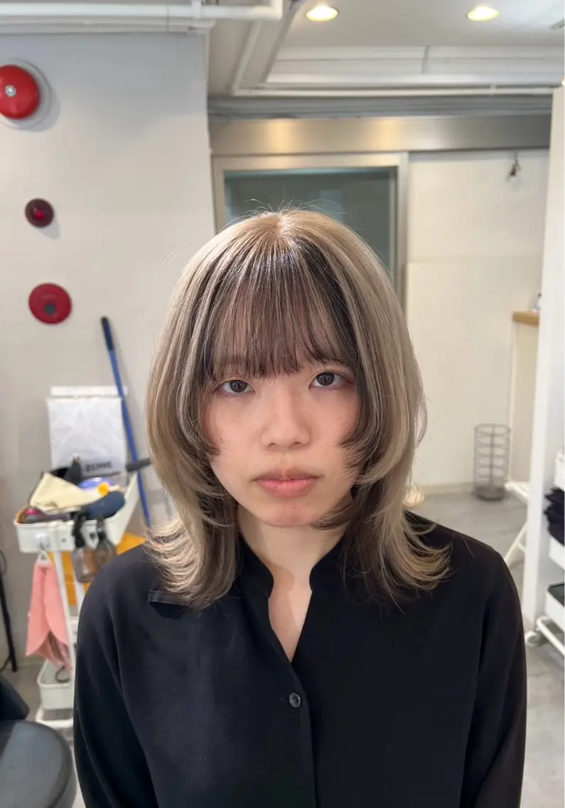 顔まわりインナーカラー+ダメージ補修トリートメントの写真