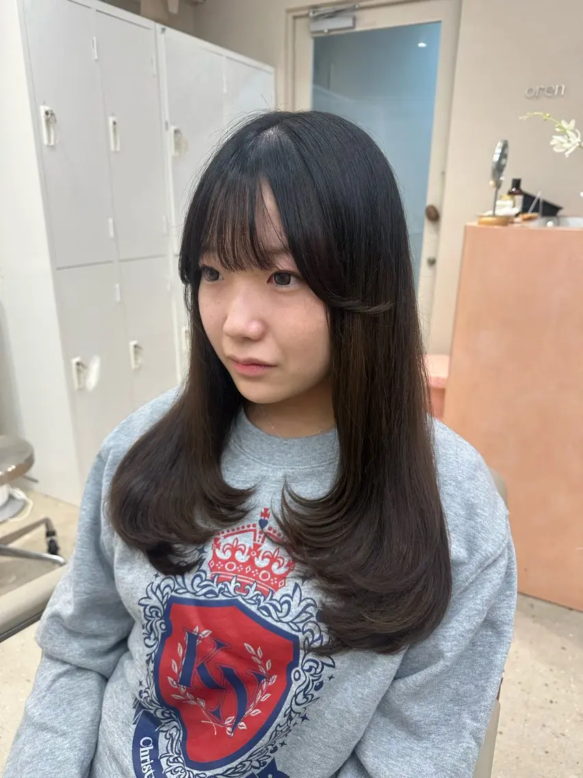 セミロング レイヤーカット hitomi 〜カットモデル〜のヘアスタイル