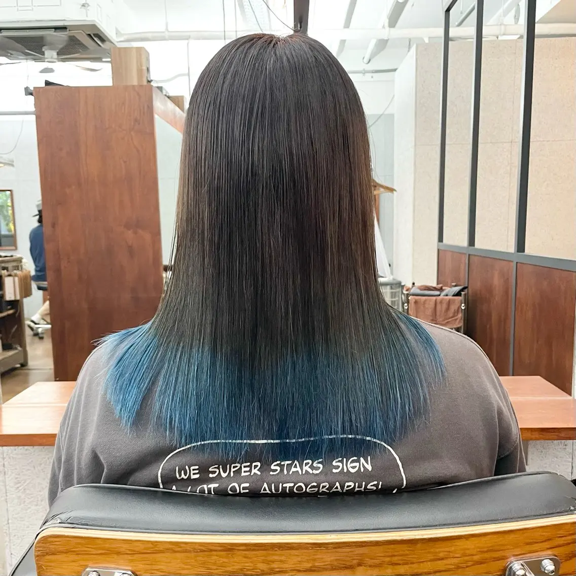 セミロング カラー ブリーチ ブルーカラー ケアブリーチ カット ヘアカラー トリートメント ヘアセット ✂︎ウルフ・ショート ✂︎MIKUNIのヘアスタイル