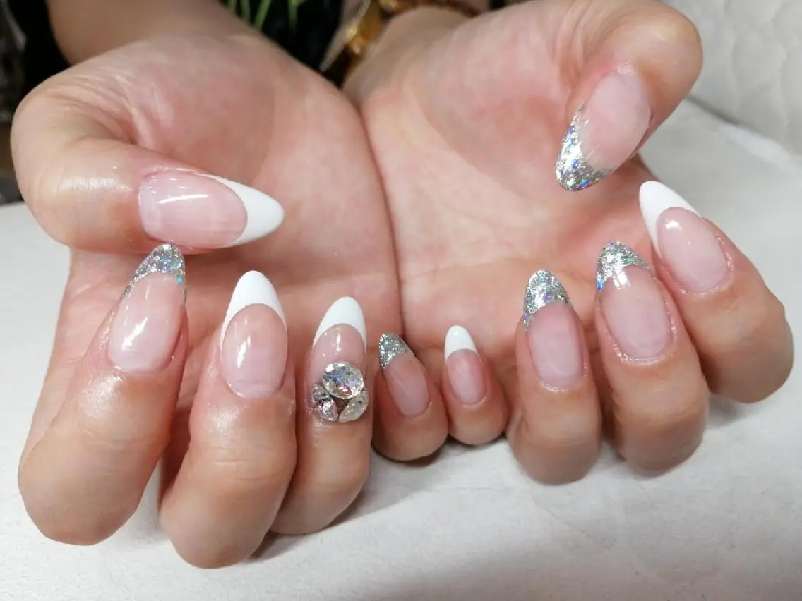 ネイル フレンチネイル ガラスフレンチ I.プライベート ネイルサロンのネイルデザイン
