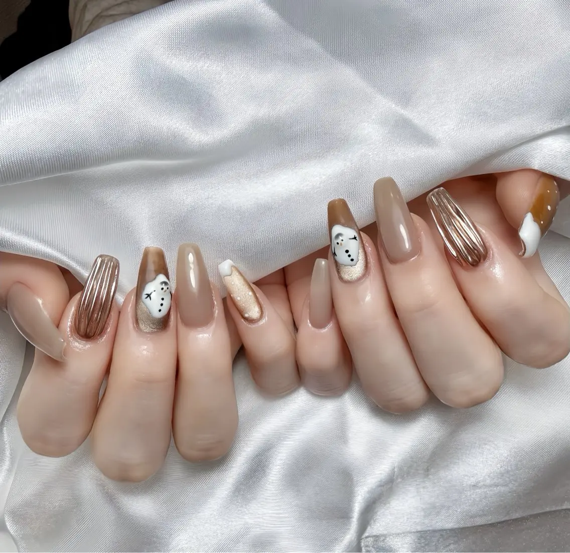 ネイル ボルドー フレンチネイル グラデーション キラキラネイル 韓国ネイル ハンドネイル Rin Nail 新大久保店のネイルデザイン