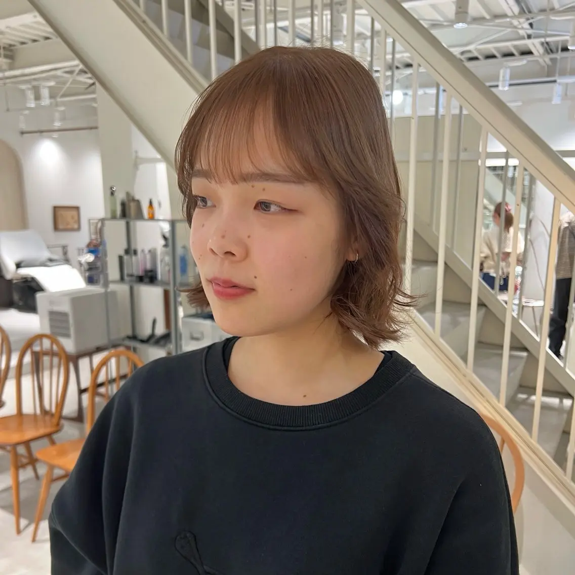 ショート カラー ベージュカラー 透明感カラー ダブルカラー ヘアカラー 周東 芽依のヘアスタイル